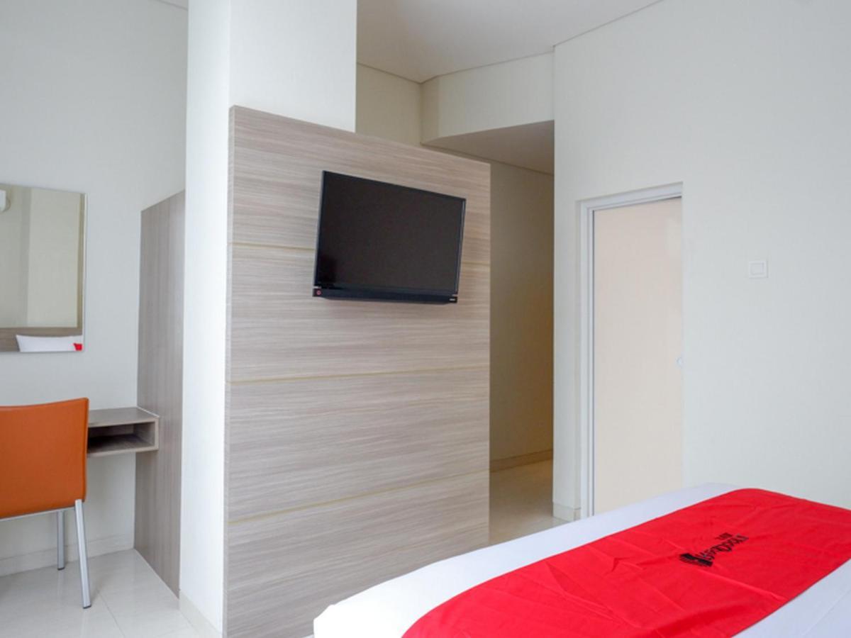 Reddoorz Near Exit Tol Banyumanik 2 Hotel Srondolwetan Exterior photo