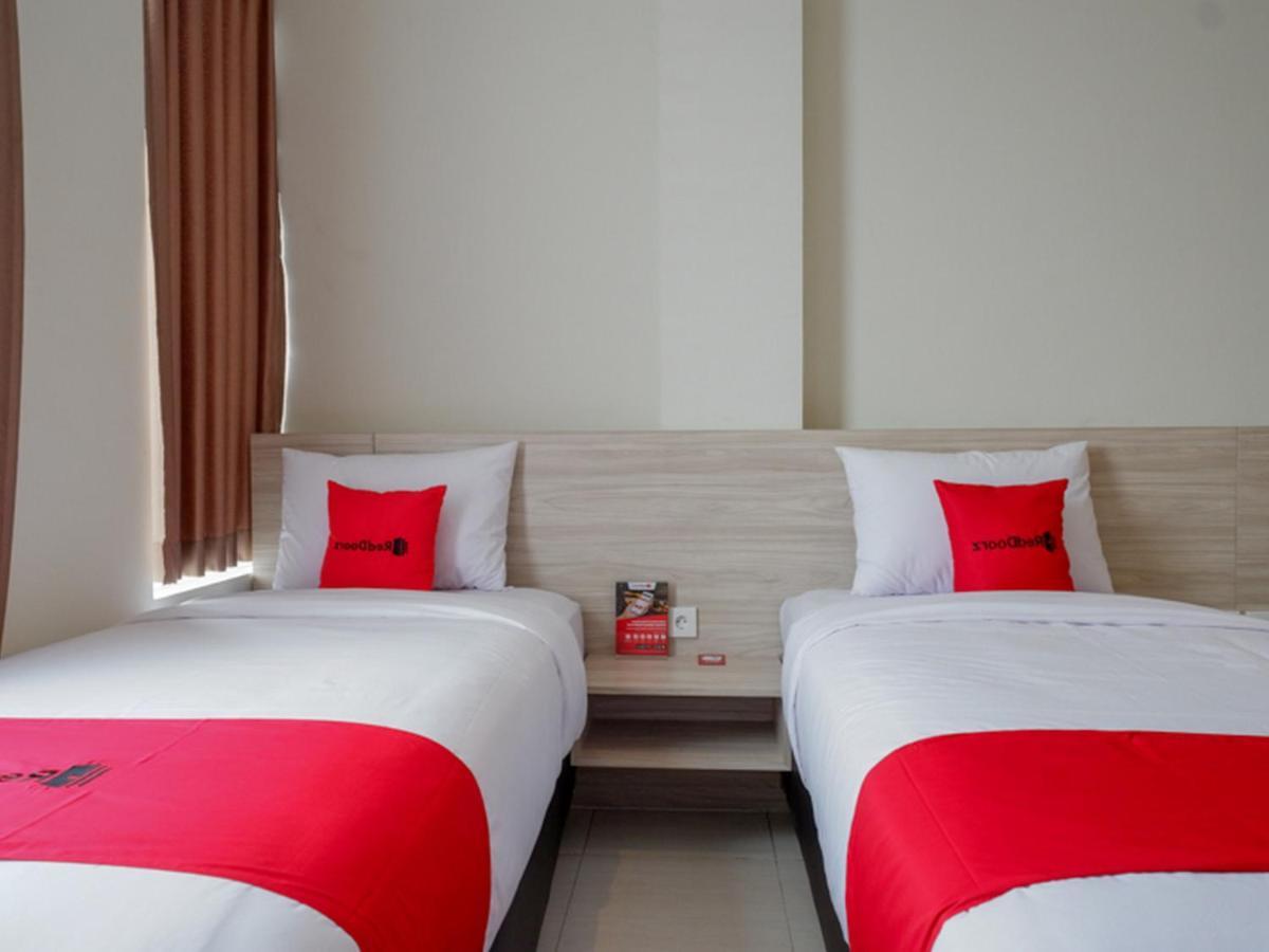 Reddoorz Near Exit Tol Banyumanik 2 Hotel Srondolwetan Exterior photo