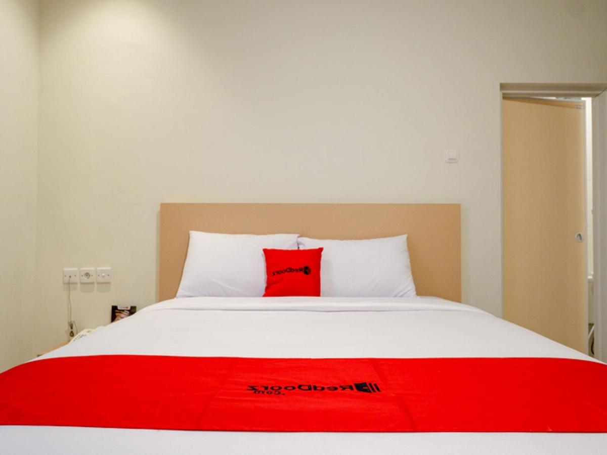 Reddoorz Near Exit Tol Banyumanik 2 Hotel Srondolwetan Exterior photo